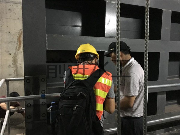 ���F�����T